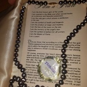 Black pearl necklace